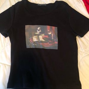 Brandy Melville graphic crop tee